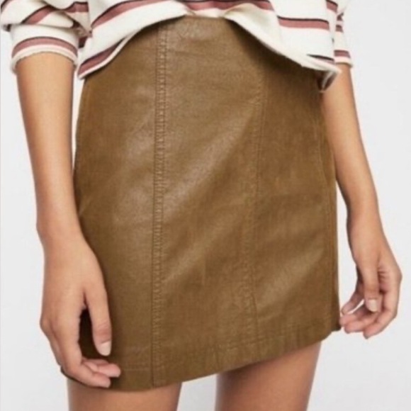 Free People Modern femme Vegan Suede Mini Size 2 - Picture 1 of 5